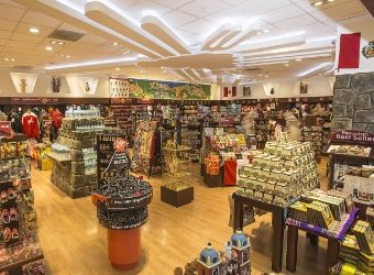 Britt_Shop_Perú,_Aeropuerto_Jorge_Chávez_en_Lima